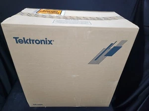 Tektronix MSO54B : Option 5-BW-1000 (1GHz) (0416) - Picture 1 of 4