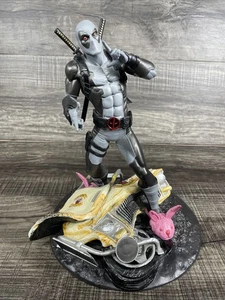 Marvel Gallery Deadpool PVC Diorama 9" Figur  - Bild 1 von 6