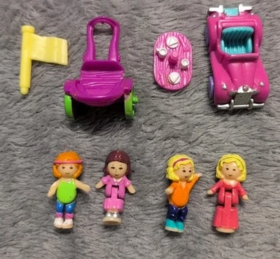Bluebird Polly Pocket 1994 Magical Mansion 4 Figures, Car, Picnic, Cart, Flag - Image 1 of 4