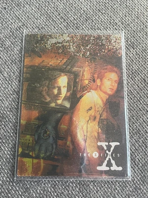 X-Files - Season 3 - Single Chase Card - i1 - By Topps - Image 1 of 2