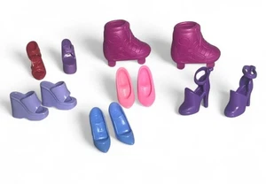 Barbie Lot of SHOES 5 pairs & 2 Loose Pumps Rollerskates Clogs Mattel - Picture 1 of 6