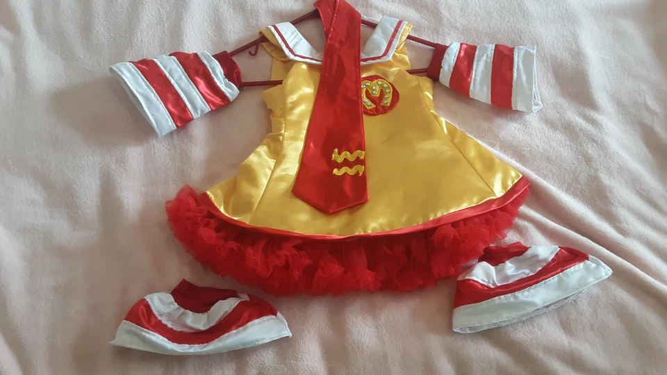 Vestido McDonald's hecho a mano talla 12 meses Foto 1 de 4