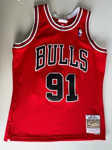 100% Authentic Dennis Rodman Mitchell Ness 95 96 Bulls Jersey Size M Mens - Picture 1 of 4