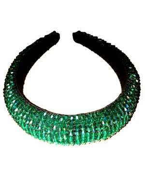 Tiara feminina vintage verde esmeraldas cintilantes preta acolchoada de veludo com joias - Imagem 1 de 4