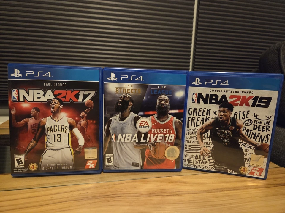PS4 Lot NBA 2k 17 & 19 NBA Live 18 CIB Playstation 4 Games - Image 1 of 1