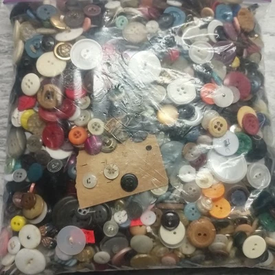 One Gallon Bag Of Miscellaneous Buttons. 4.9lbs, Plastic, Metal, Ect. - Image 1 of 3