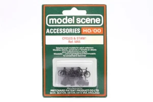 Model scene by Peco - Peco 5055 OO Gauge 1:76 Scale - 4 x Bicycles & Stand - Bild 1 von 3