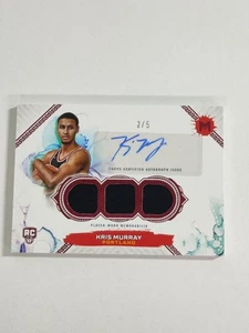 2023 24 TOPPS MOTIF BASKETBALL KRIS MURRAY RC TRIPLE JERSEY AUTO RED 2/5 EO1 - Picture 1 of 2