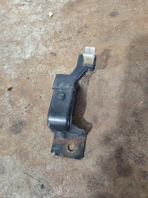 Suporte para capô Nissan 300zx 1990-96 - Imagem 1 de 4