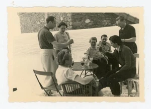 Snapshot photo Val d’Isère 1937, a group around a table terrace café » - Picture 1 of 2