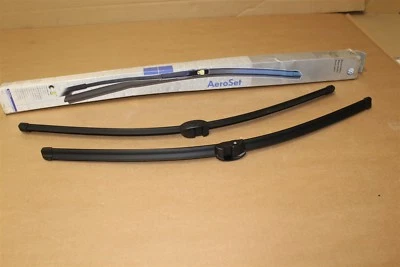 Juego de escobillas del limpiaparabrisas delantero VW Touareg 2007-10 NON UK / LHD 7L0998002 Nuevo VW genuino Foto 1 de 2