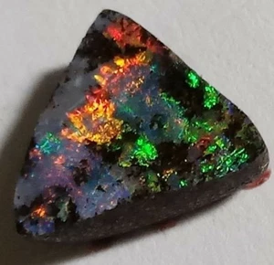 Gorgous ROJO MULTICOLOR 8.8ct Boulder Opal Triangle Queensland! - Imagen 1 de 12