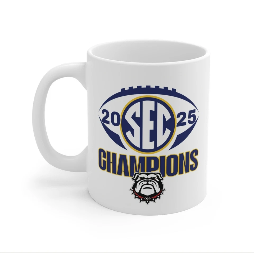 Taza de café SEC Champions 2025 de 15 onzas.  Bulldogs de Georgia Foto 1 de 3