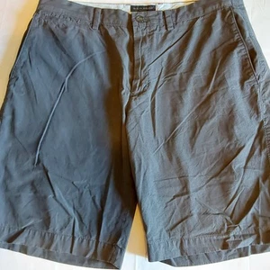 Banana Republic Herrenshorts Größe 34 10" grau Baumwolle vorne flach Hahnentrittmuster - Bild 1 von 8