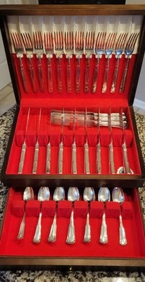 R Wallace Old French Hollow Laurel Silverplate Set With Box - Image 1 of 4