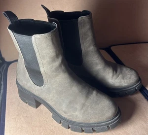 Botas Chelsea Call It Spring Lug Sole W9 EE. UU. Gris Oscuro Cuero Vegano Sostenible - Imagen 1 de 8