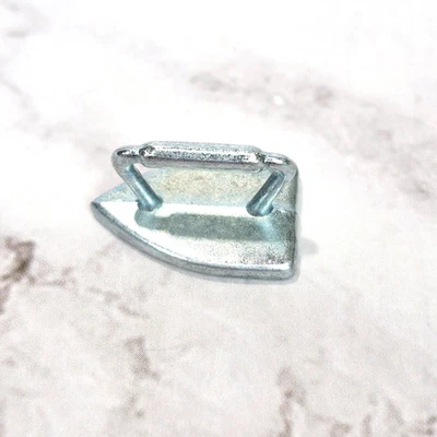 大富翁铁代币银棋盘游戏替换件复古退役 — 第 1/2 张图片