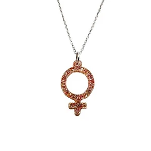 Weibliches Geschlecht Halskette für Frauen Transgender Trans Rosa Glitzer Acryl Charm - Bild 1 von 7