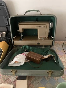 Vintage Kenmore Sewing Machine 120-71 - Picture 1 of 2
