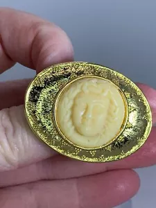 Cameo Off White Angel Face Vintage Gold Brooch Pin M-3670 - Picture 1 of 3