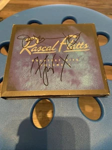 Rascal Flatts Greatest Hits Band 1 signiert  - Bild 1 von 5