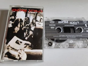 BON JOVI - CROSS ROAD - THE BEST OF BON JOVI - CASSETTE TAPE ALBUM 1994 - Picture 1 of 1