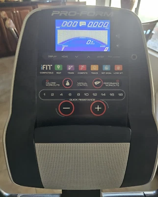 Consola de exhibición Pro-Form para bicicleta vertical Foto 1 de 4