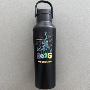 NUEVO ~ 2025 Portapases EXCLUSIVO Disney Negro Corkcle Botella de Agua - Imagen 1 de 8