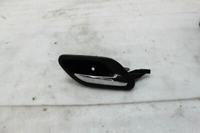 7 032 925 2002 BMW 540i R/manija de puerta interior trasera negra #B-118K Foto 1 de 4