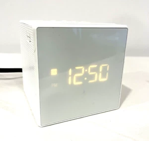SONY ICF-C1 WHITE ALARM CLOCK AM/FM RADIO DREAM MACHINE SQUARE DESKTOP DESIGN - Picture 1 of 6