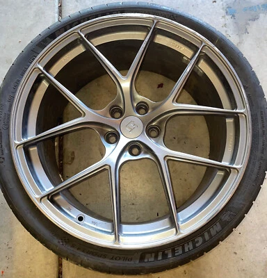 (1) Заднее кованое разделенное колесо Titan 7 T-S5 20x10 +40 5x114,3 из атласного титана Tesla - Изображение 1 из 4