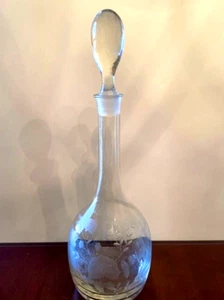 Crystal Clear Glass Etched Gray Cut Floral Decanter & Teardrop Stopper - Lovely - Picture 1 of 8