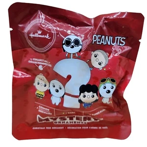 1 PACK Hallmark PEANUTS Mystery Collection Ornament Common, Rare, Super Rare NEW - Picture 1 of 3