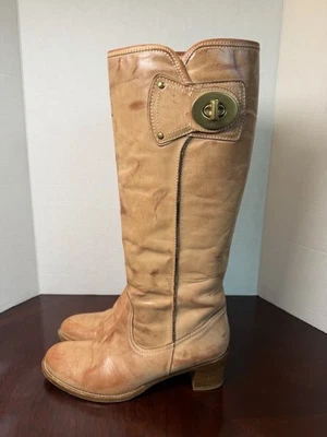 Botas de cuero Sara altas COACH para mujer con hebilla beige talla 9B hechas en Italia Foto 1 de 4