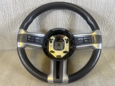 Radio controles de volante de cuero negro Ford Mustang GT 2010-2014 Foto 1 de 2