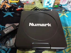 Numark PT01 USB Turntable - Picture 1 of 3