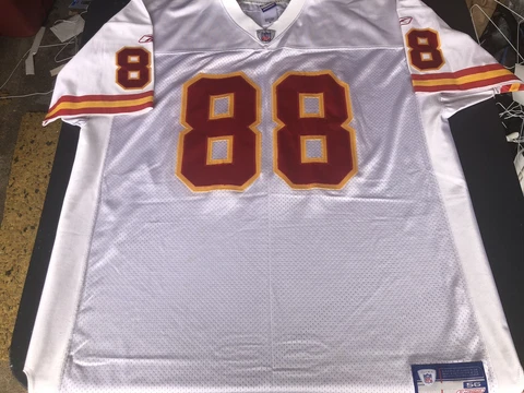 100% Authentic Reebok Tony GONZALEZ CHIEFS #88 Stiched Jersey SZ 56 Cover