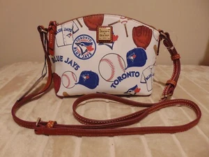 Bolso Bandolera Nuevo con Etiquetas Dooney & Bourke MLB Toronto Blue Jays Suki - Imagen 1 de 14