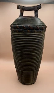 Vaso da terra Monumentale Mid-Century moderno in canna a matita alto 16,5” con coperchio - Foto 1 di 10