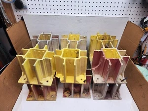 Lot 12 OSHA Compliant Reusable Guardrail Base with Toeboard Slots - Picture 1 of 18