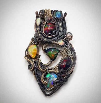 Spirit Armor (Goose Duncan) colgante personalizado envuelto en alambre Foto 1 de 2