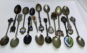 Vintage Lot of 15 Assorted Collectors Souvenir Spoons Ornate - Picture 1 of 24