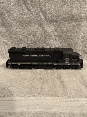 Very HTF NEW YORK CENTRAL Locomotive Engine #6020 Made In Slovenia - Image 1 of 4