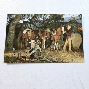Postal vintage de Cowboys Breakfast Time Out West (sin publicar) - Imagen 1 de 3