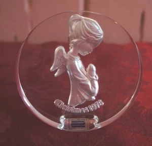 1976 CHRISTMAS STANDING GLASS ANGEL BY SCHMID: MADE IN ITALY - Picture 1 of 3