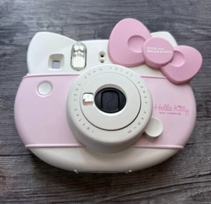 Fujifilm Instax Mini Hello Kitty Instant Camera Japan - Picture 1 of 9