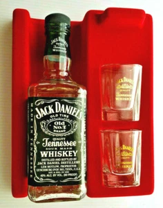 JACK DANIEL's TENNESSEE WHISKEY OLD NO 7 EMPTY BOTTLE and 2 GLASSES in ORIGINA - Picture 1 of 12