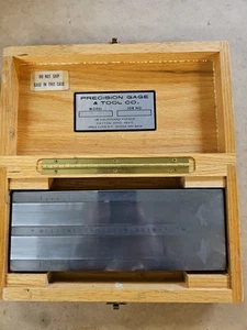 6251/ 2-MU PRECISION GAGE & TOOL FINENESS GRIND GAGE WOODEN CASE 6252-MU - Picture 1 of 6