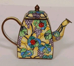 Vintage emaillierte Miniatur Teekanne Bibelots handbemalt Messingbesatz - Bild 1 von 14