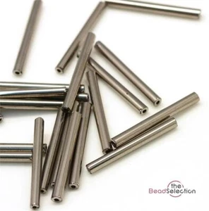 50g METALLIC SILBER GLASHORN PERLEN LANG 20 mm x 2,5 mm - Bild 1 von 1